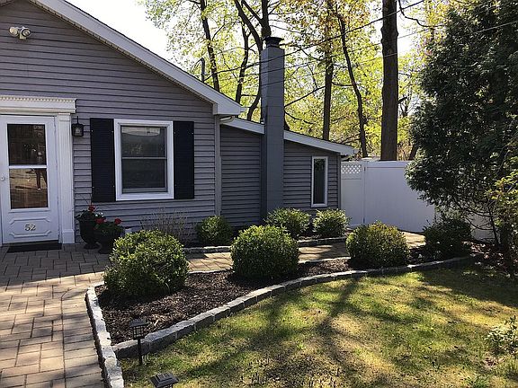 3rd image of 52 Forest Ln