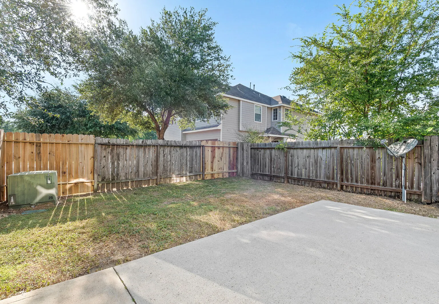 3 bed, 2.5 bath, 1683 sqft, $1,800 — Photo 1