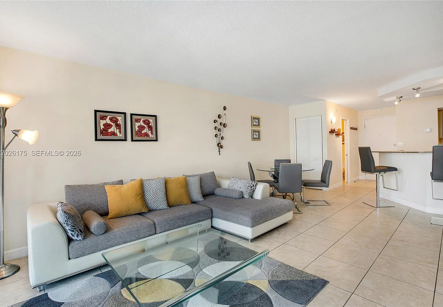 The Collins Condo — Photo 4