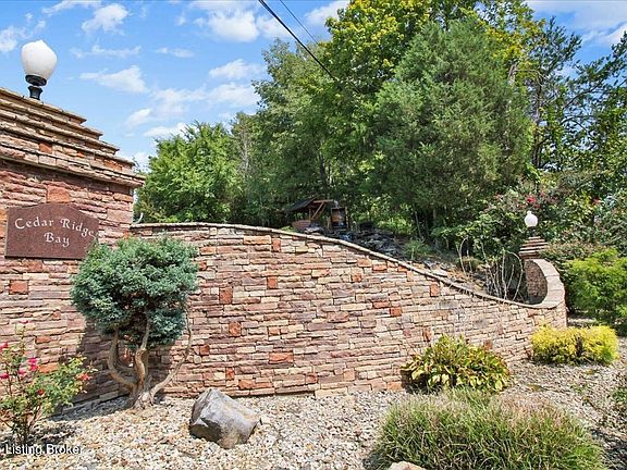 5th image of 308 Bay Ridge Rd