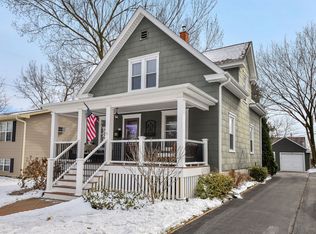 718 North St, Geneva, IL