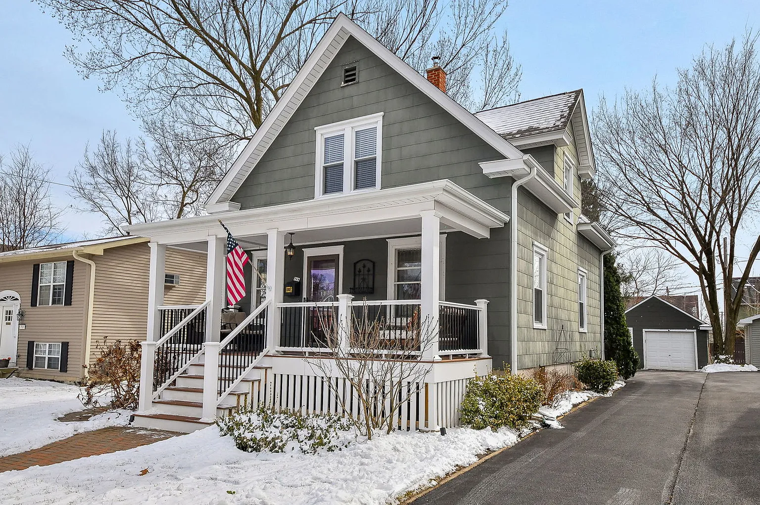 718 North St photo 1