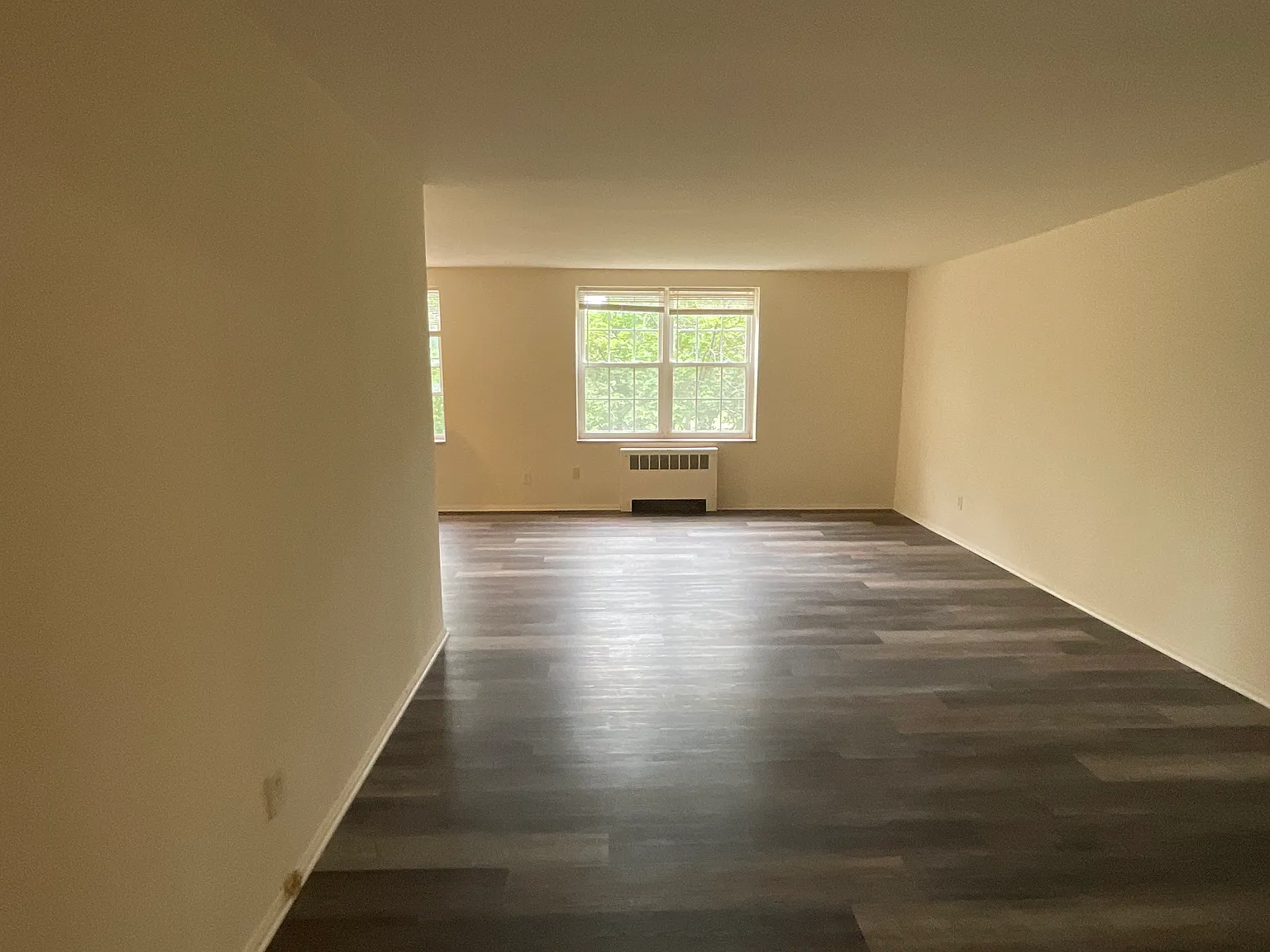 Country Club Apartments — Photo 2