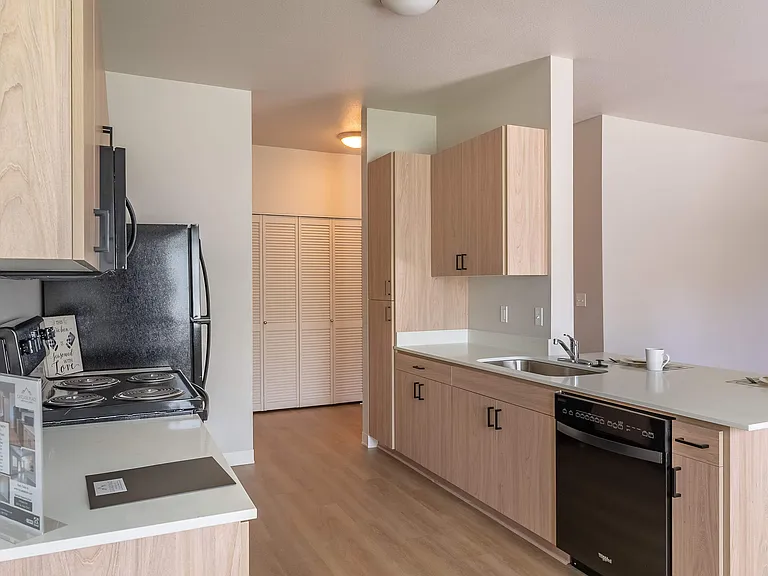 Cascade Place Apartment Homes — Photo 28