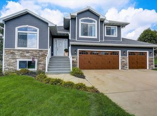 206 Capitol Dr, Dane, WI 53529