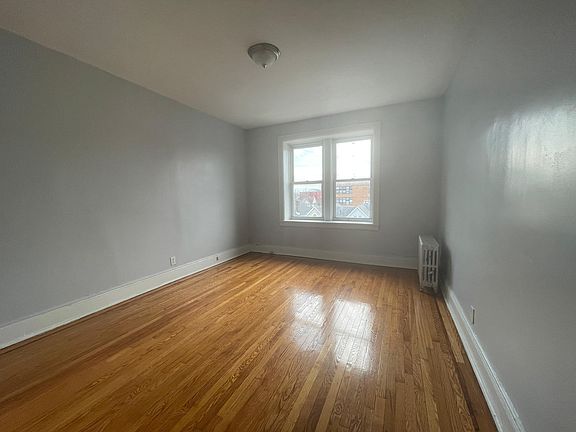 4th image of 86 W 32nd St #46E