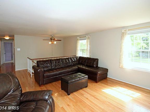 3rd image of 4122 Majestic Ln