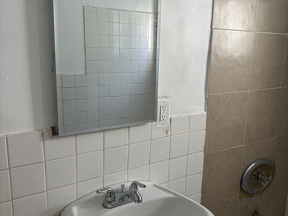 5th image of 4819 S Slauson Ave #1