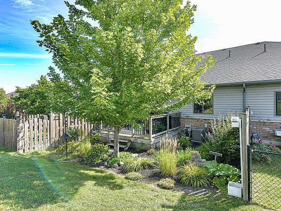 3rd image of 111 Lucy Ln