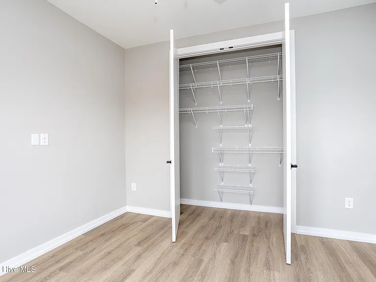 607 N 11th St #206 — Photo 5