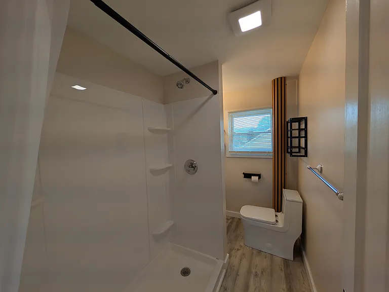 Bathroom/shower