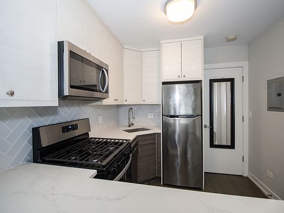 2nd image of 5960 N Winthrop Ave #52-3W