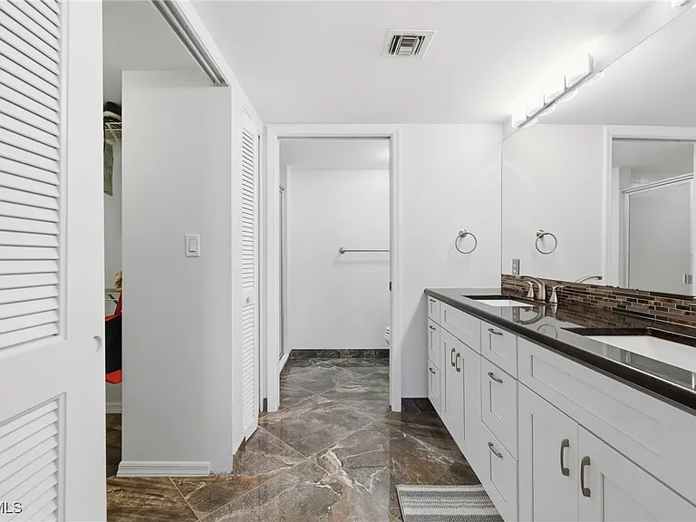 6585 Nicholas Blvd #703 — Photo 32