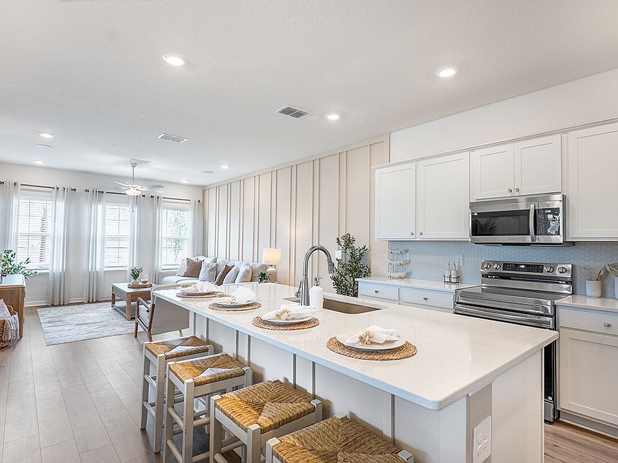 Move-in ready two-story 3-bedroom bungalow for sale in St Cloud, FL!