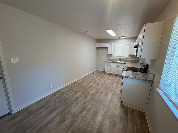 3rd image of 6419-6421 San Stefano St #6419
