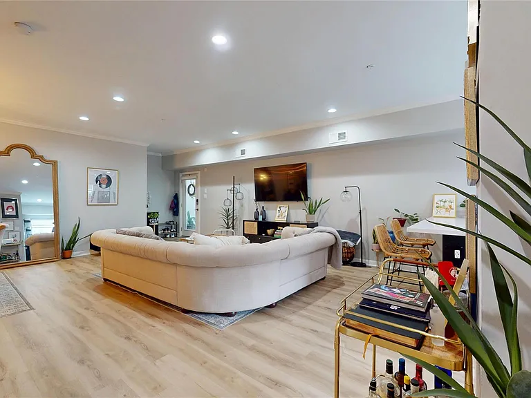 17 Waugh Dr #201 — Photo 27