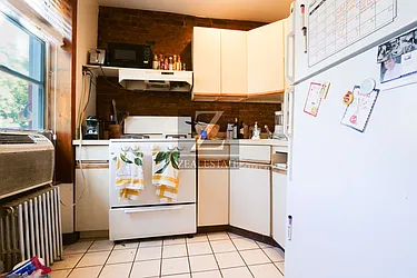 Rented by ZealEstate Group Inc