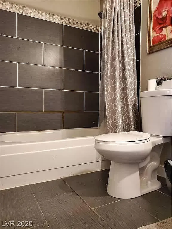 3 bed, 1184 sqft, $2,300 — Photo 2
