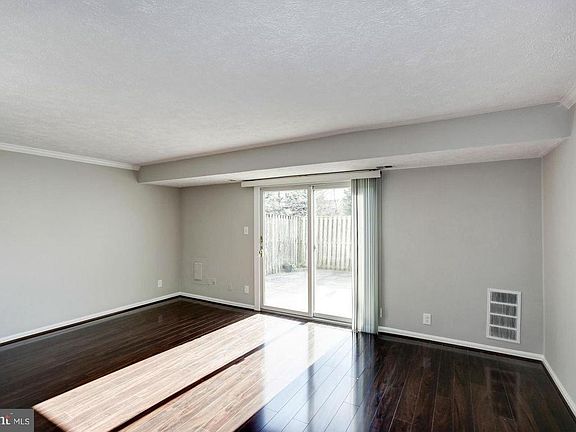 3rd image of 5613 Independence Cir