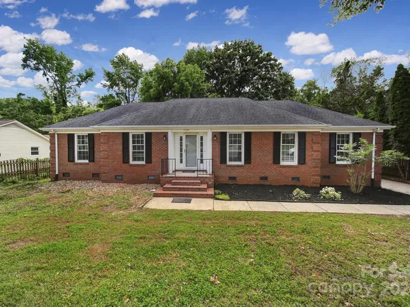 7200 Marlbrook Dr, Charlotte, NC 28212