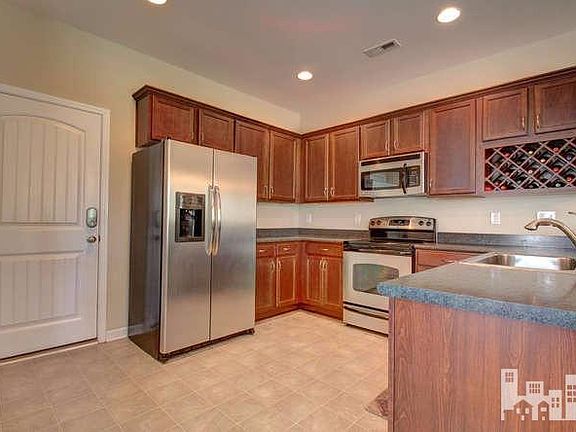 2nd image of 3034 Ramble Drive NE