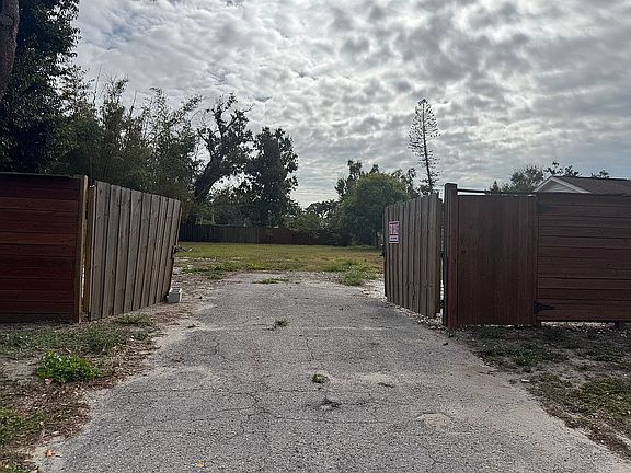 3rd image of 1146 52nd St