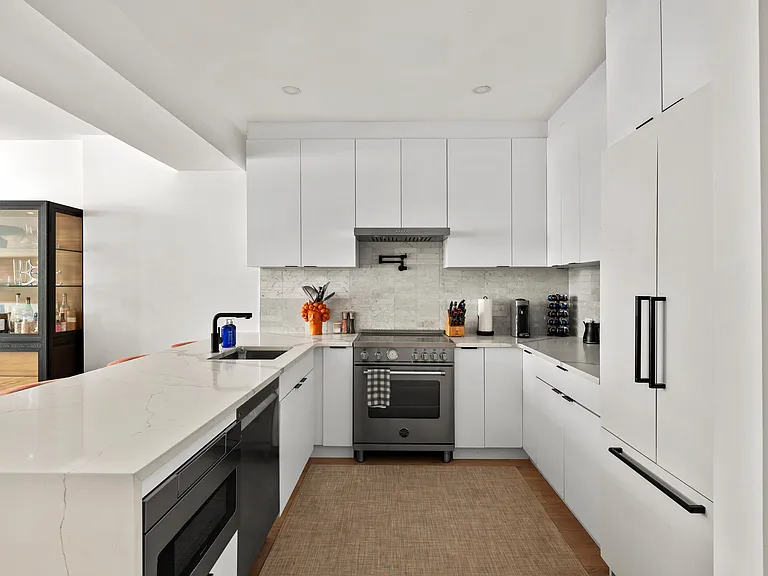 301 De Graw St #1 — Photo 11