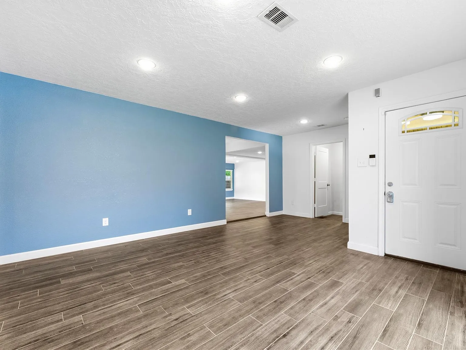 3 bed, 2.0 bath, 1743 sqft, $2,750 — Photo 4