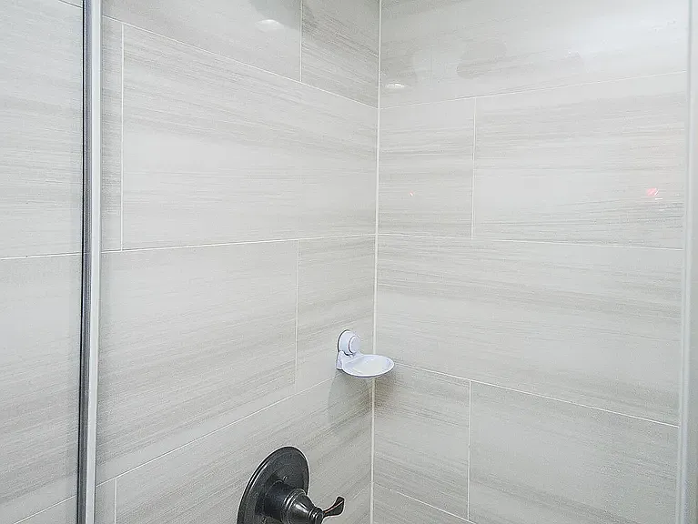 715 Prescott Ave — Photo 1