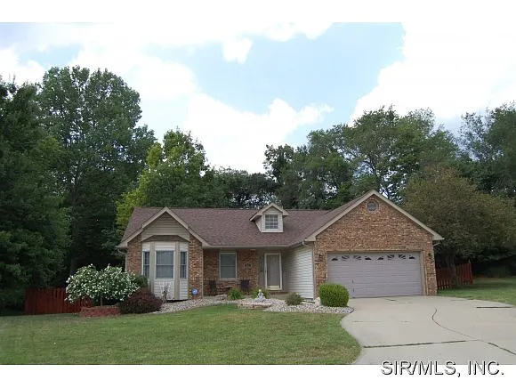 25 Hillsborough Ave photo 1