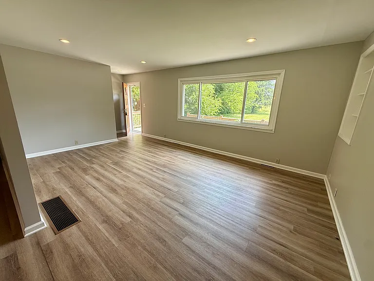 1433 Alton Darby Creek Rd — Photo 13