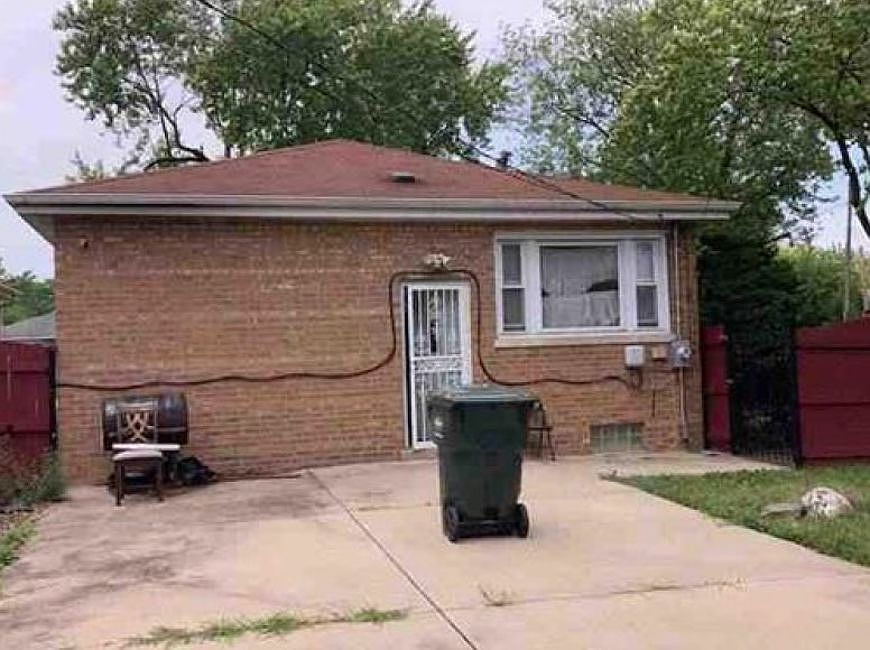 2nd image of 15701 Drexel Ave