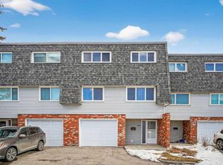 10304 W Braeside Dr SW, Calgary, AB T2W1B4