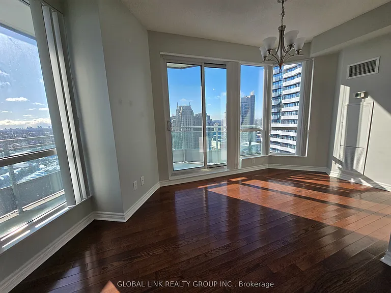 18 Holmes Ave #2203 — Photo 4