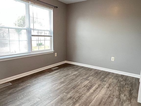 5th image of 21546 Searfoss Ct