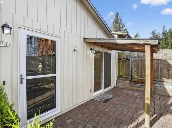 2701 SW Spring Garden St, Portland, OR 97219