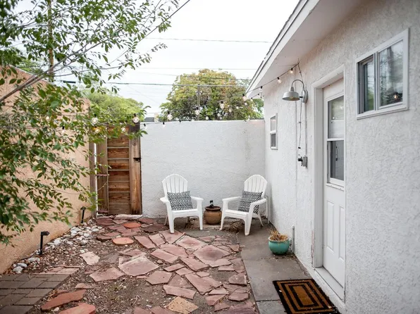 808 Forrester St NW #1/2, Albuquerque, NM 87102