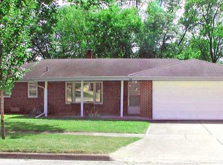 610 Skylark Dr, Rockford, IL 61107