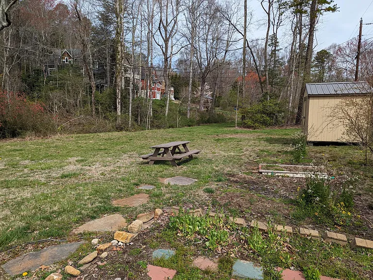 112 Owenby Ln — Photo 20