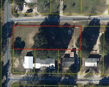 16 N Davis Ln, Defuniak Springs, FL, 32433