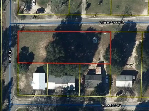16 N Davis Ln, Defuniak Springs, FL 32433
