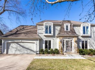 10016 W 123rd St, Overland Park, KS 66213