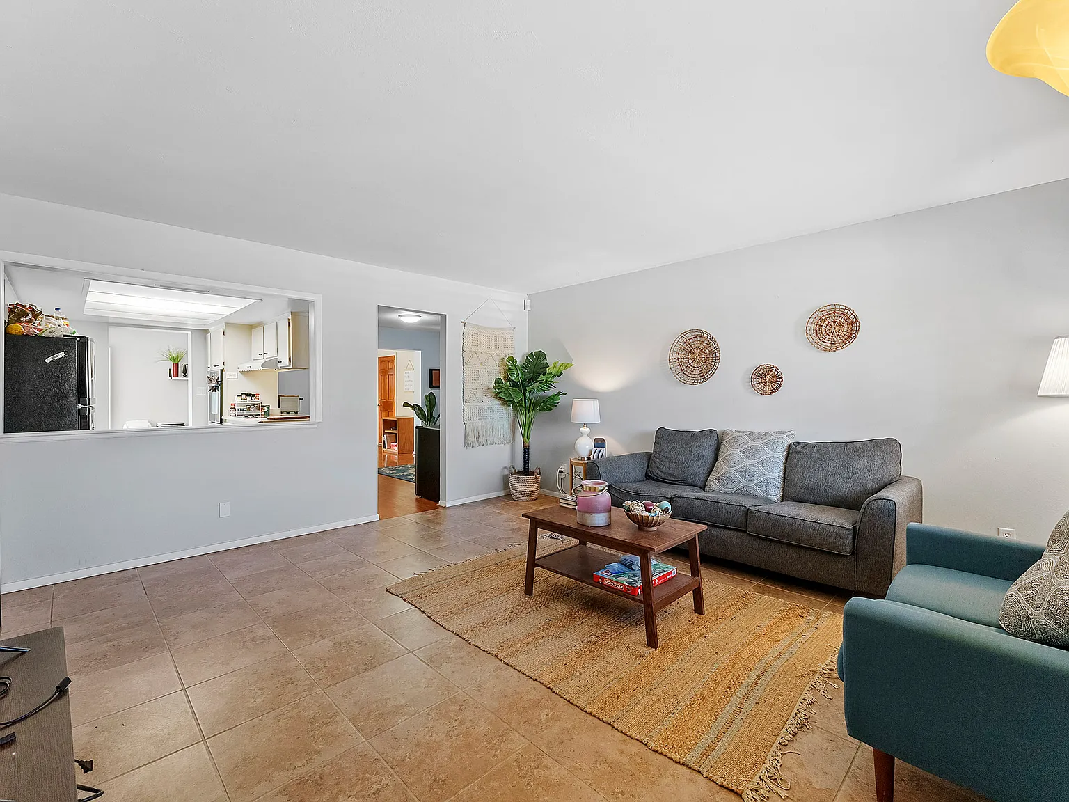 5 bed, 1881 sqft, $675 — Photo 3