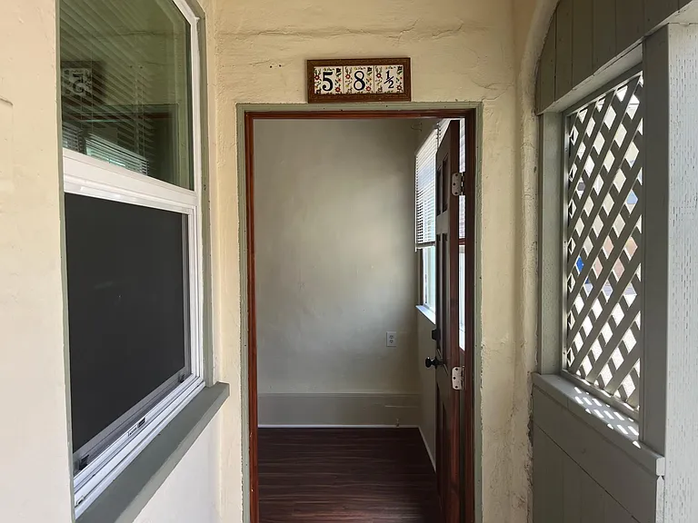 58 1/2 9th St #58-1/2 — Photo 1