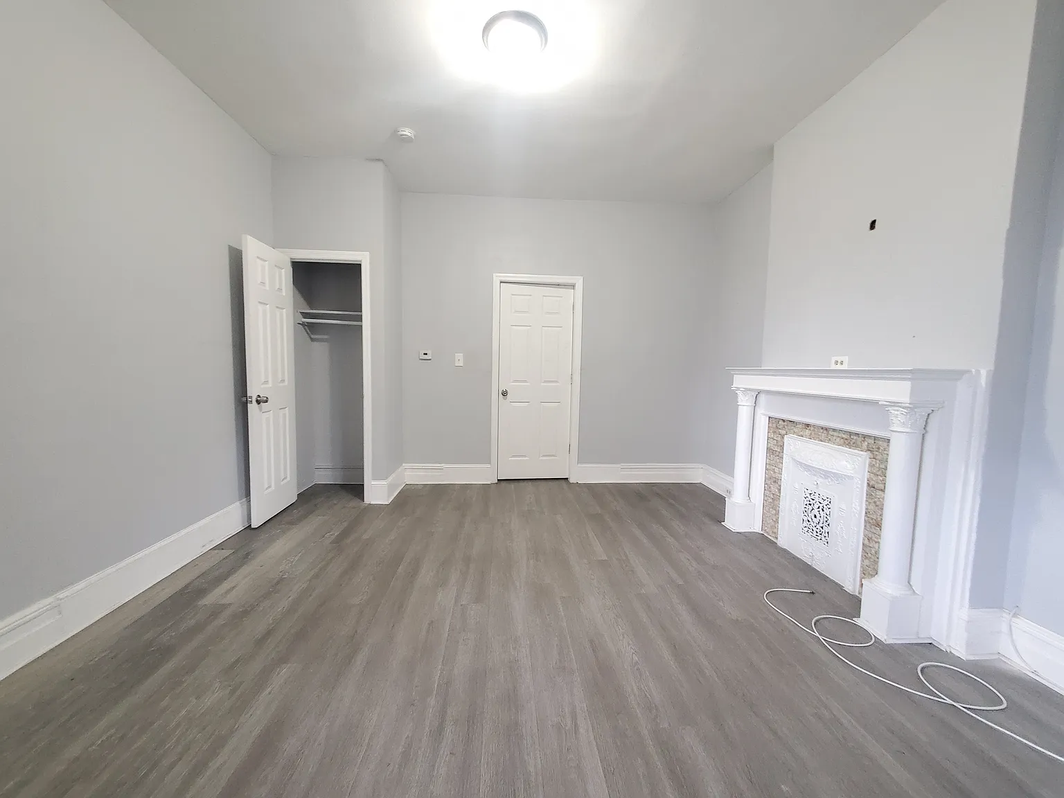 3 bed, 1000 sqft, $2,200 — Photo 4