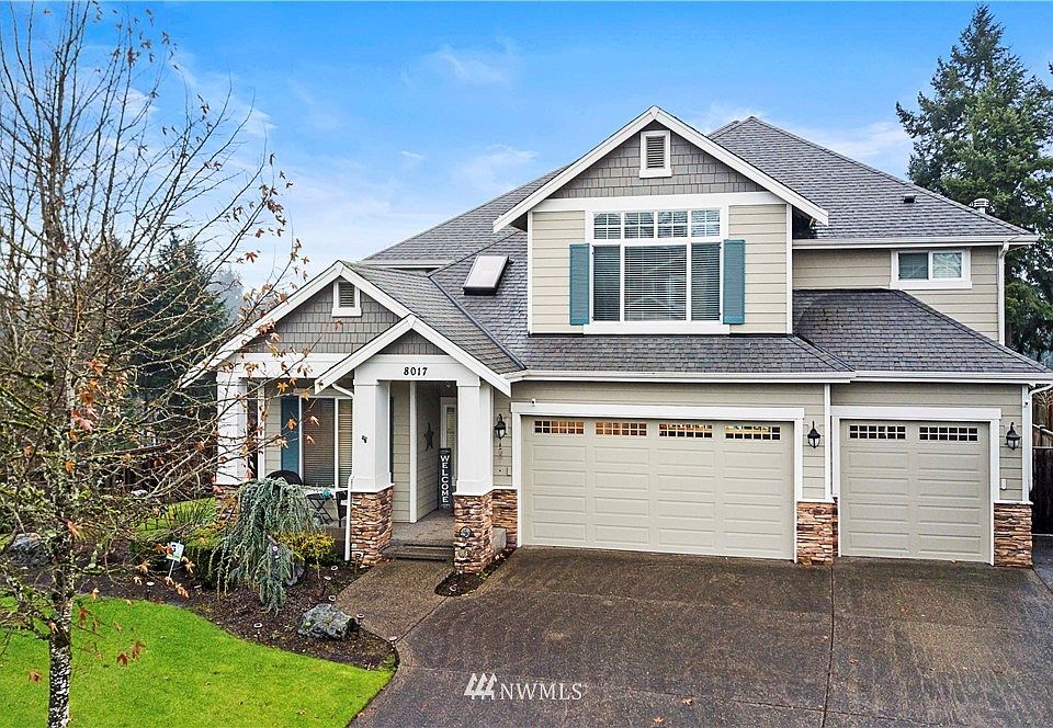 Gorgeous Chaffey Home located on corner lot!