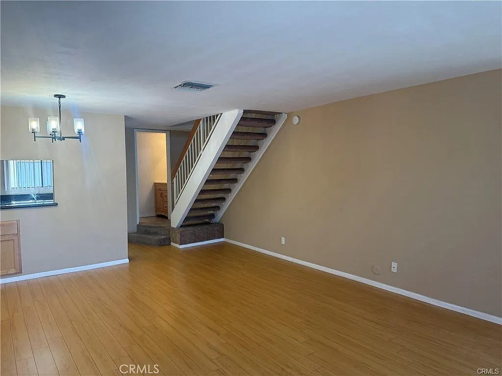 2 bed, 2.5 bath, 1100 sqft, $2,700 — Photo 3