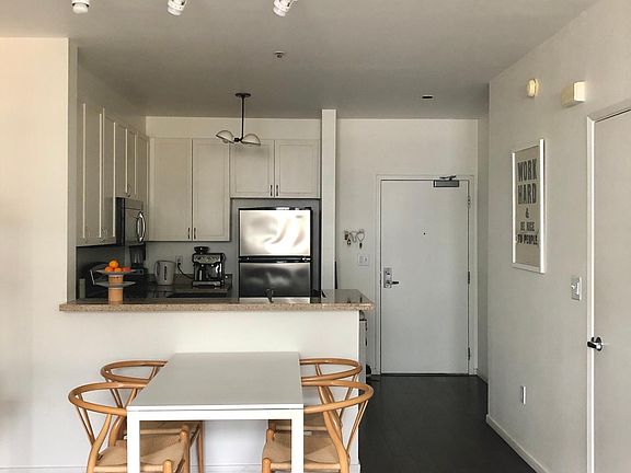 3rd image of 821 Folsom St APT 317