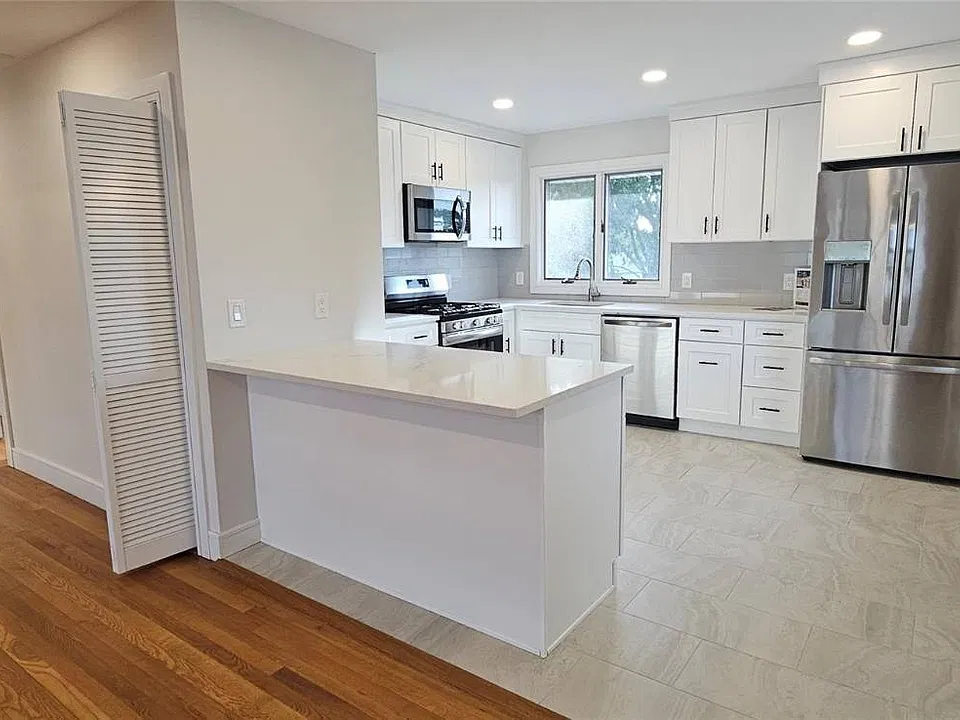 2 3rd St #2