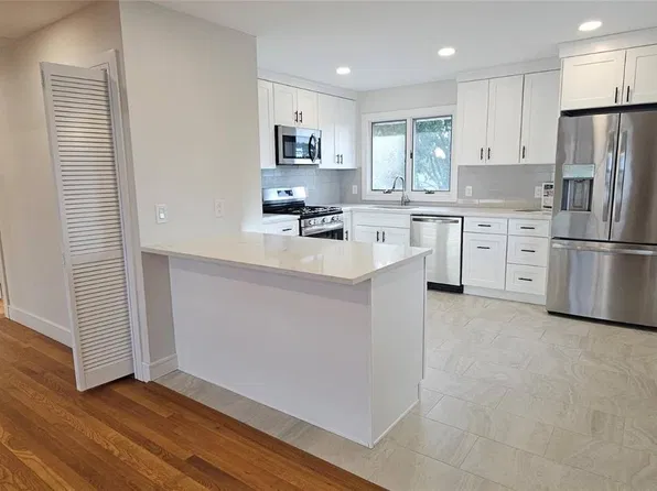 2 3rd St Floor 2, Elmwood Park, NJ 07407